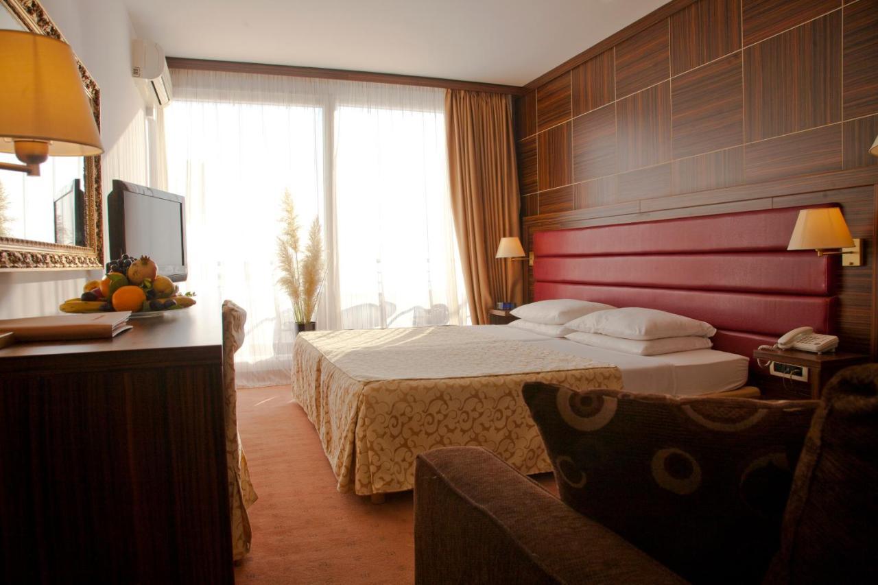 Hotel Palas 4*