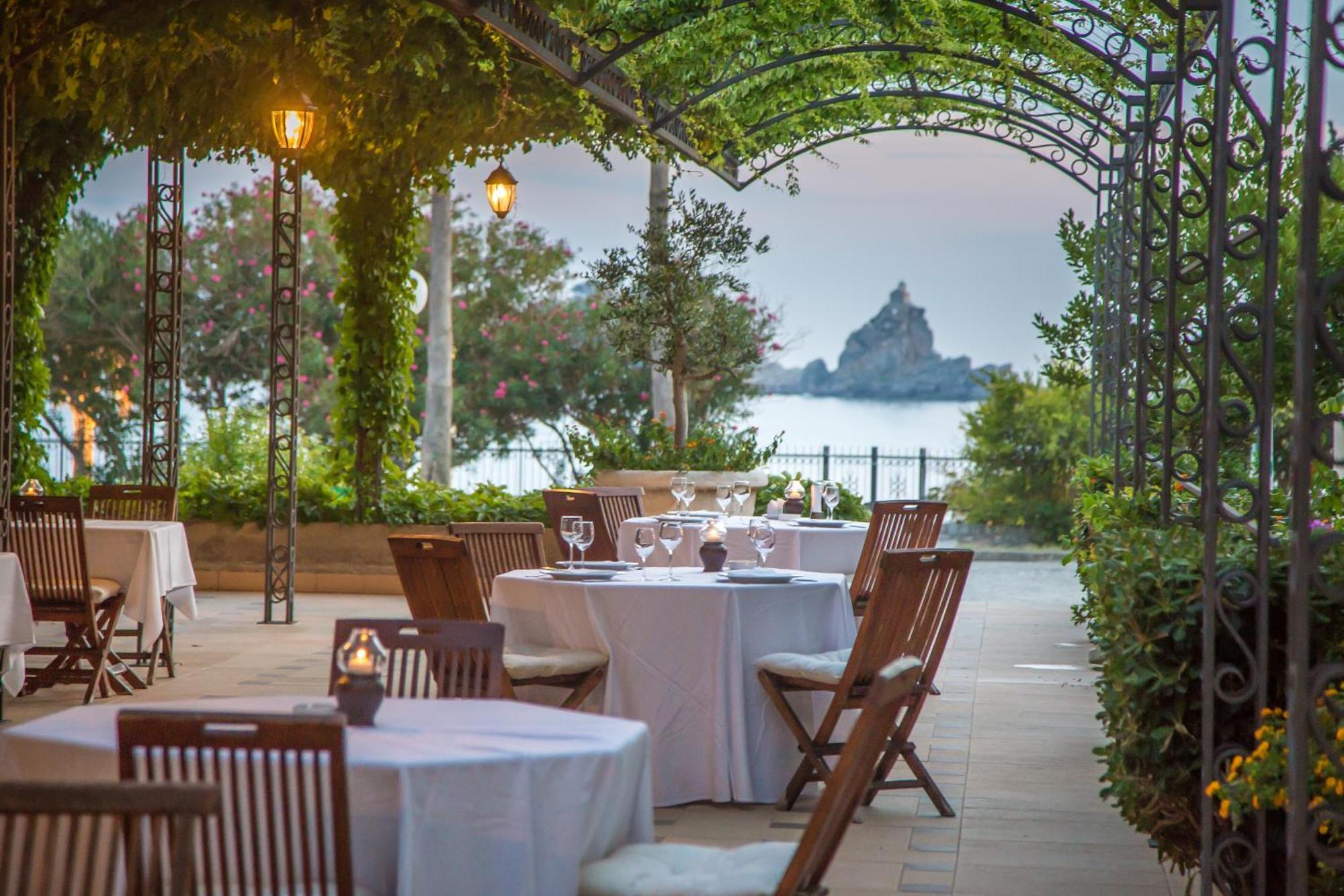 Hotel Palas 4* Petrovac