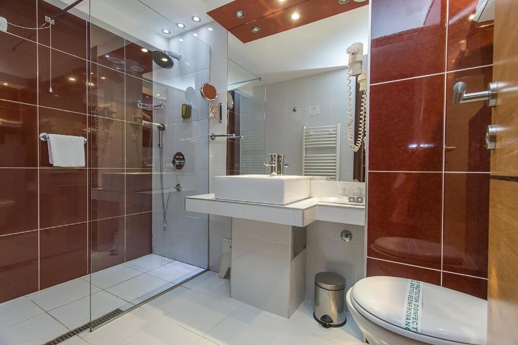 Hotel Palas 4* Petrovac