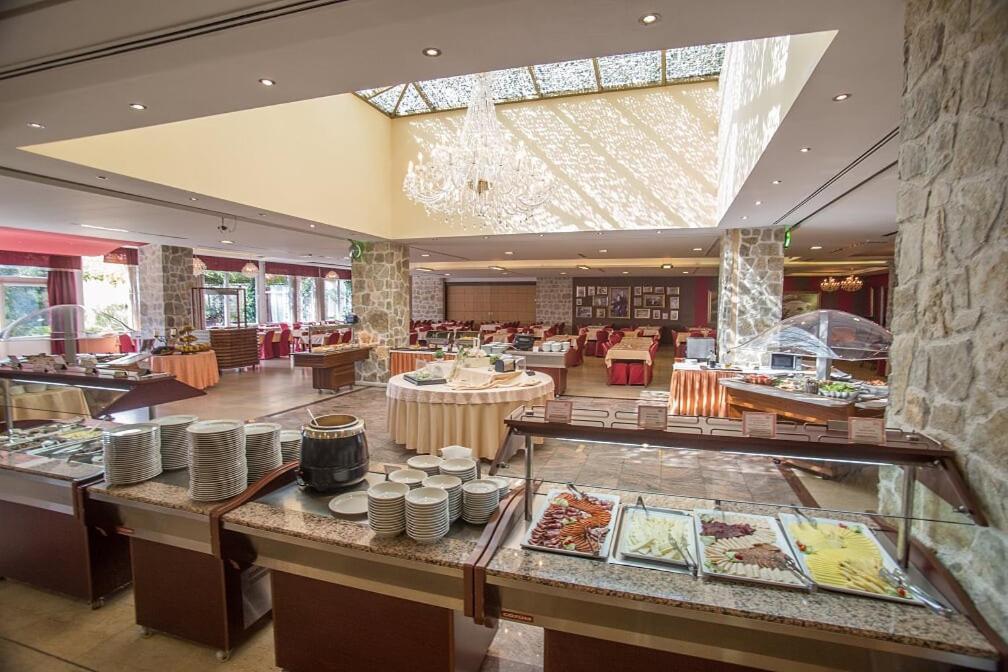 Hotel Palas Hotel